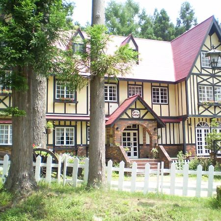 ペンション ちゃうちゃう Acomodação com café da manhã Hakuba Exterior foto