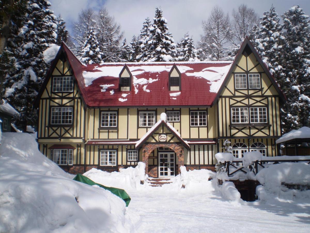 ペンション ちゃうちゃう Acomodação com café da manhã Hakuba Exterior foto
