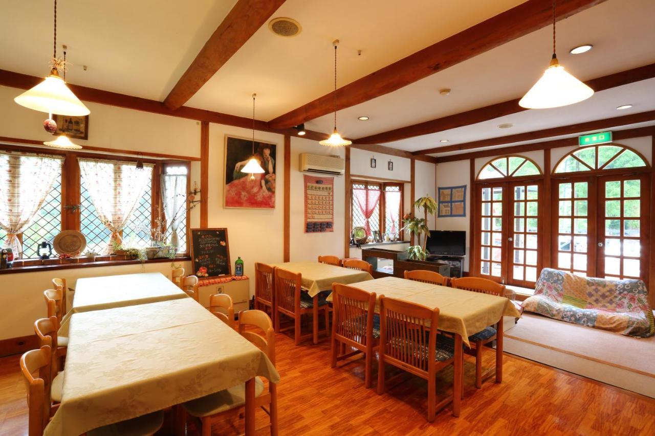 ペンション ちゃうちゃう Acomodação com café da manhã Hakuba Exterior foto